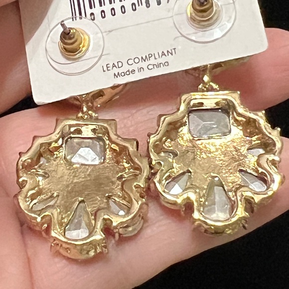 ✨ Clear Crystal Gold-Plate Statement Earrings - Picture 4 of 4
